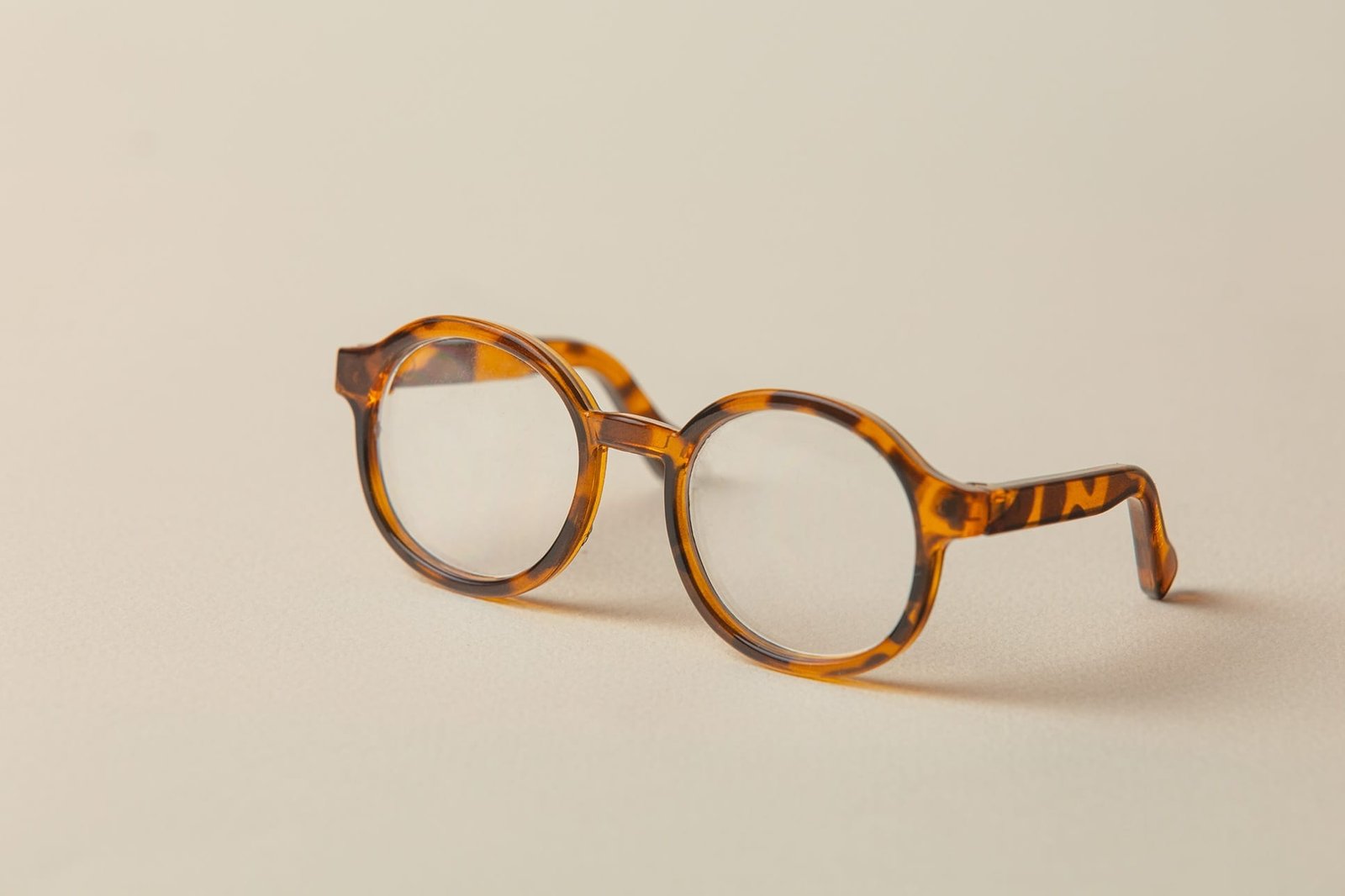 view on classic round glasses on 40th years of 20th century